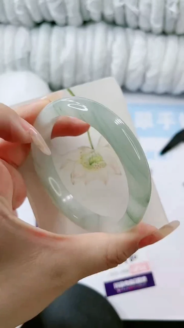 【闪购商品】石英质玉手镯未镶嵌多样性发货L480