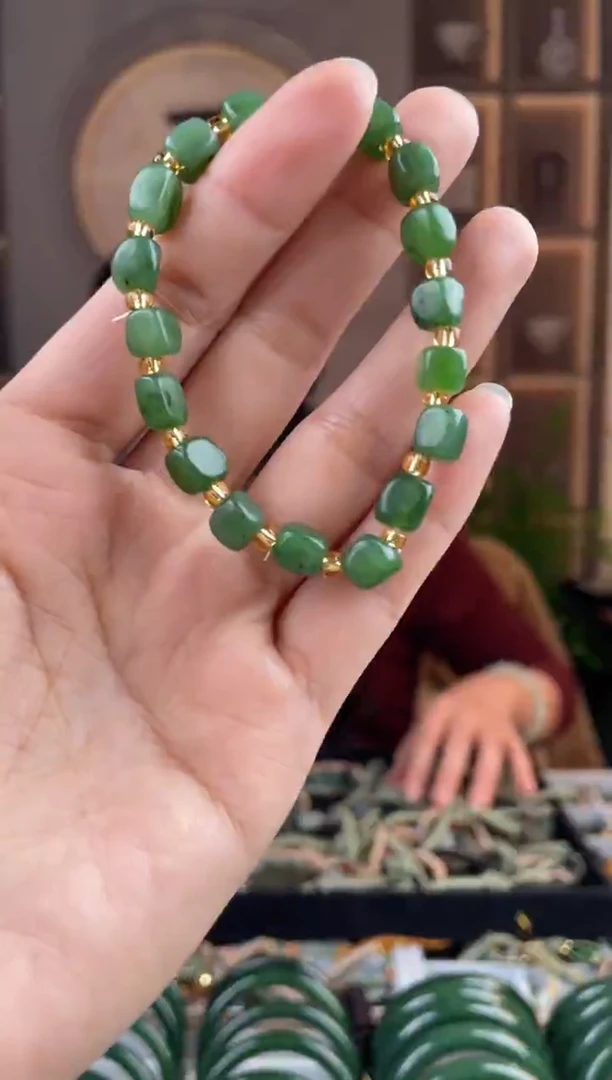 颈饰未镶嵌和田玉拍一发一，多样性发货