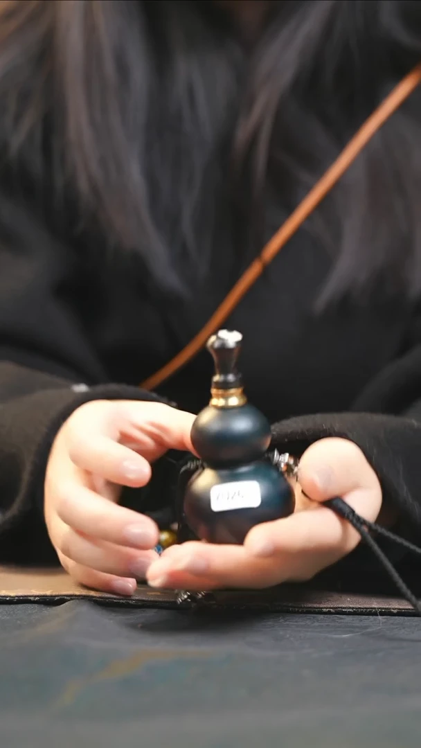 【闪购商品】YU261大漆精致小手捻(开口）