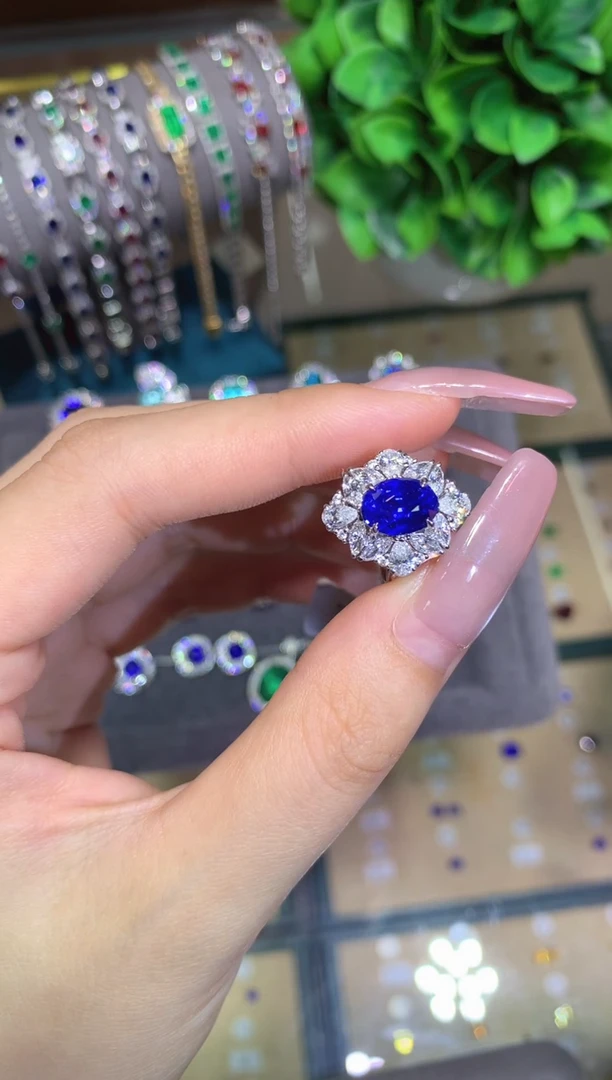 戒指蓝宝石18K金镶嵌3.12CT