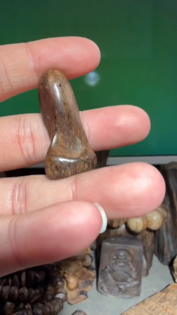 沉香手把件多样性发一