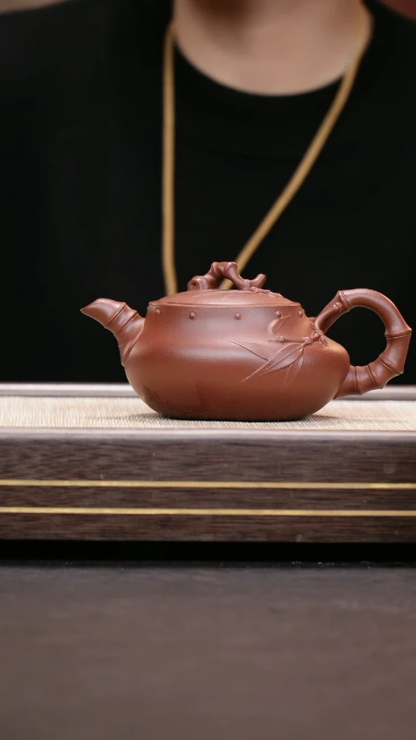茶壶紫砂为****生云根老紫泥  贵妃竹