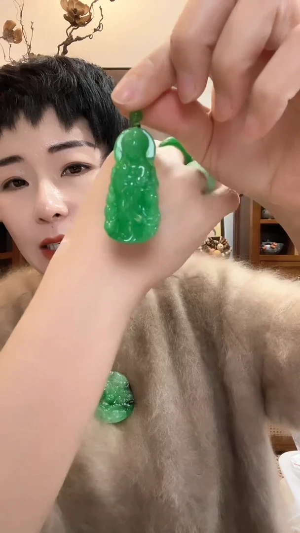 吊坠(赠链)未镶嵌翡翠403
