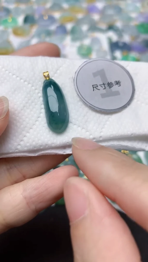 翡翠18K金镶嵌颈饰天然缅甸A货翡翠