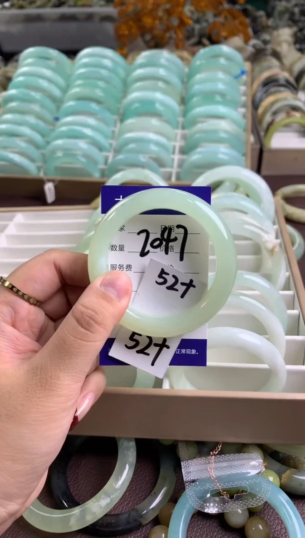 【闪购商品】蛇纹石玉手镯未镶嵌2047