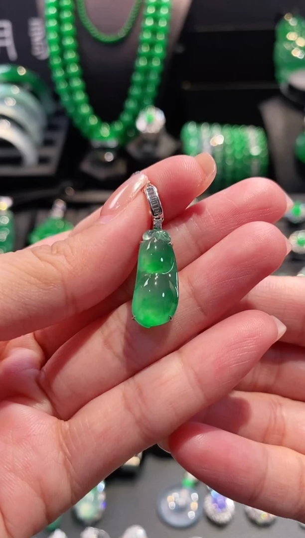 吊坠(不含链)18K金镶嵌翡翠福豆吊坠5055812