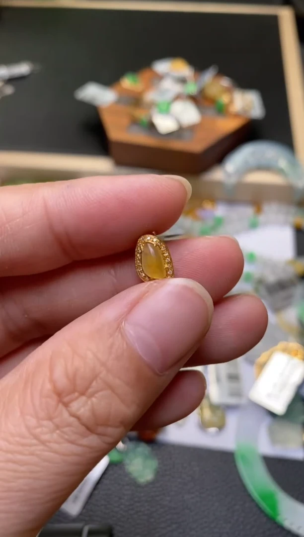 颈饰18K金镶嵌翡翠净货31622