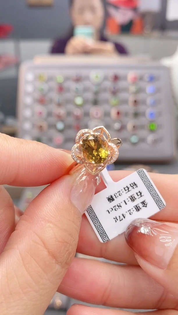18K金镶嵌戒指碧玺1.82