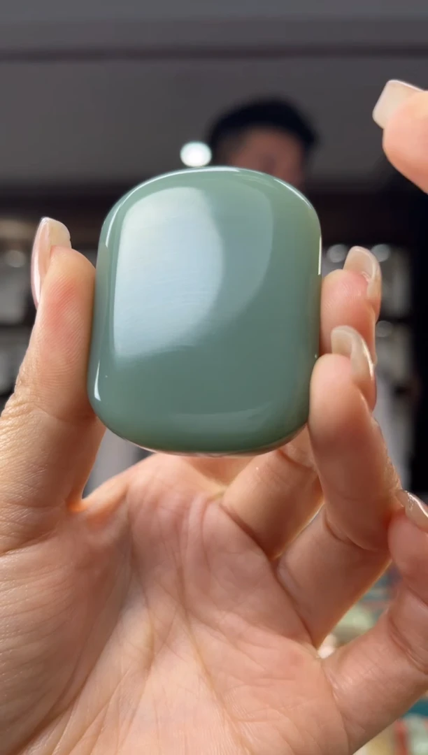 颈饰未镶嵌和田玉佩佩