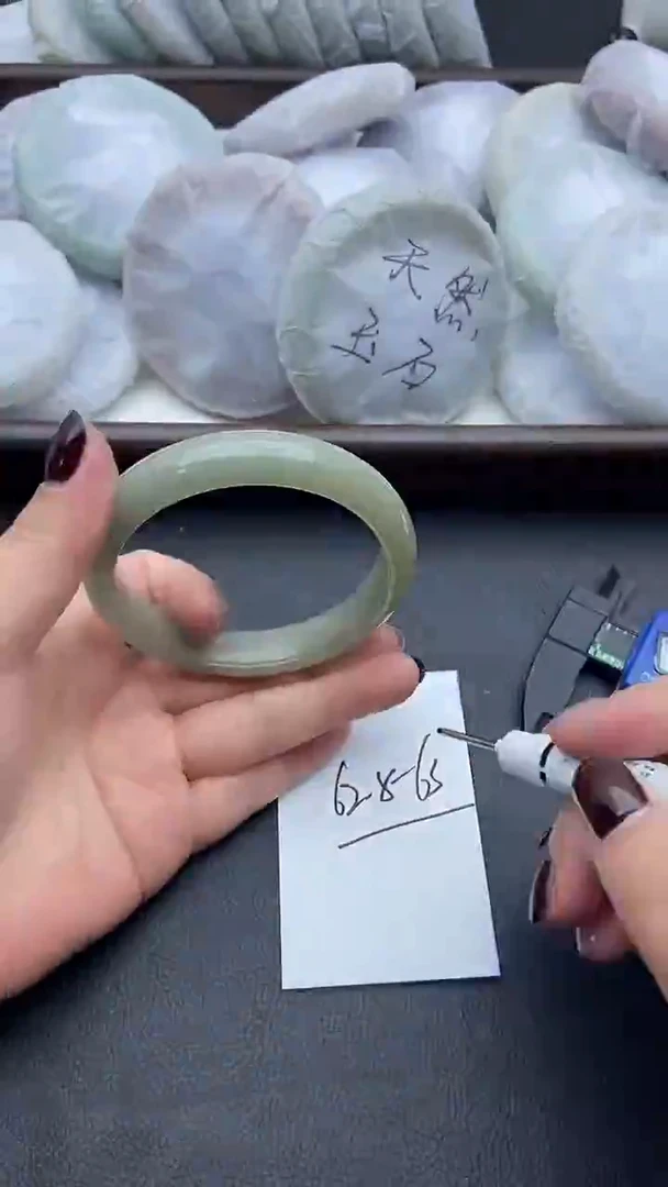 未镶嵌手镯石英质玉133+62/63