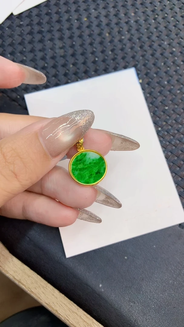 颈饰未镶嵌翡翠1