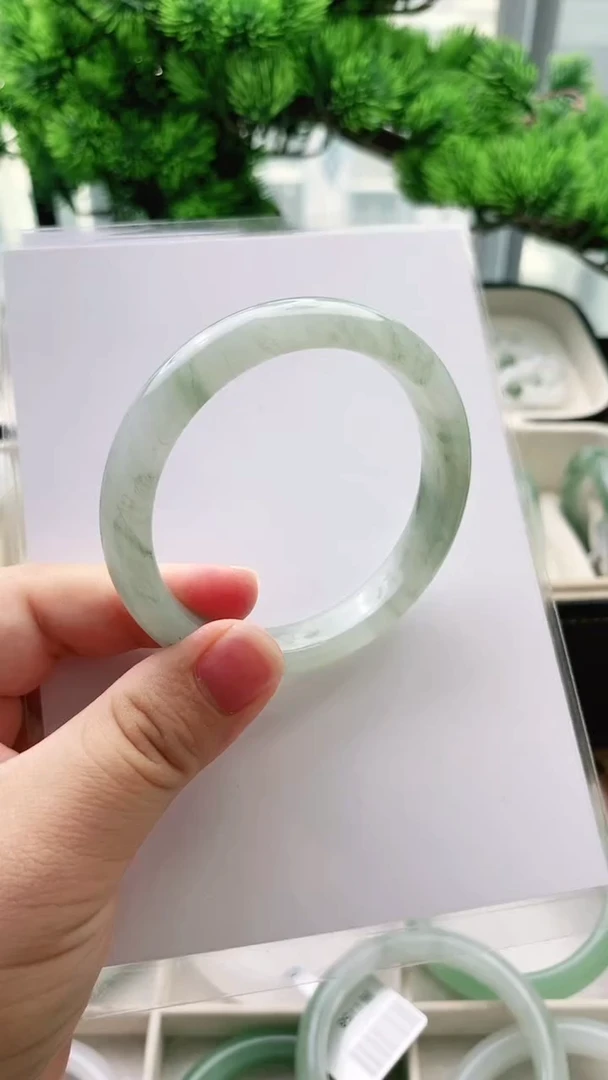 石英质玉手镯未镶嵌56