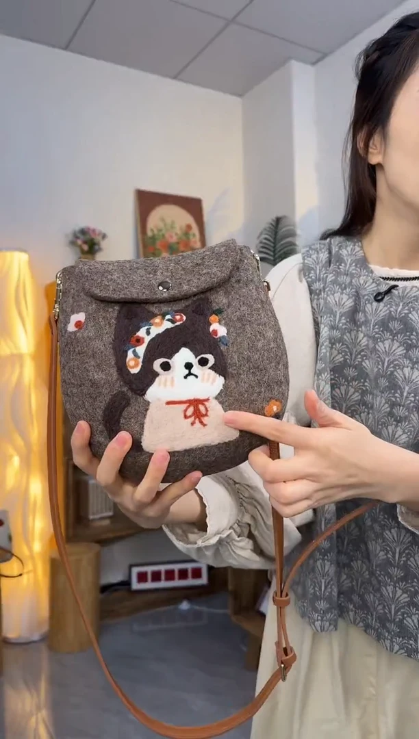 羊毛非遗纯手工包  蛋蛋包花环猫咪