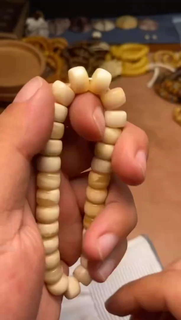 其他牛骨?**?杂件35-六眼桶珠