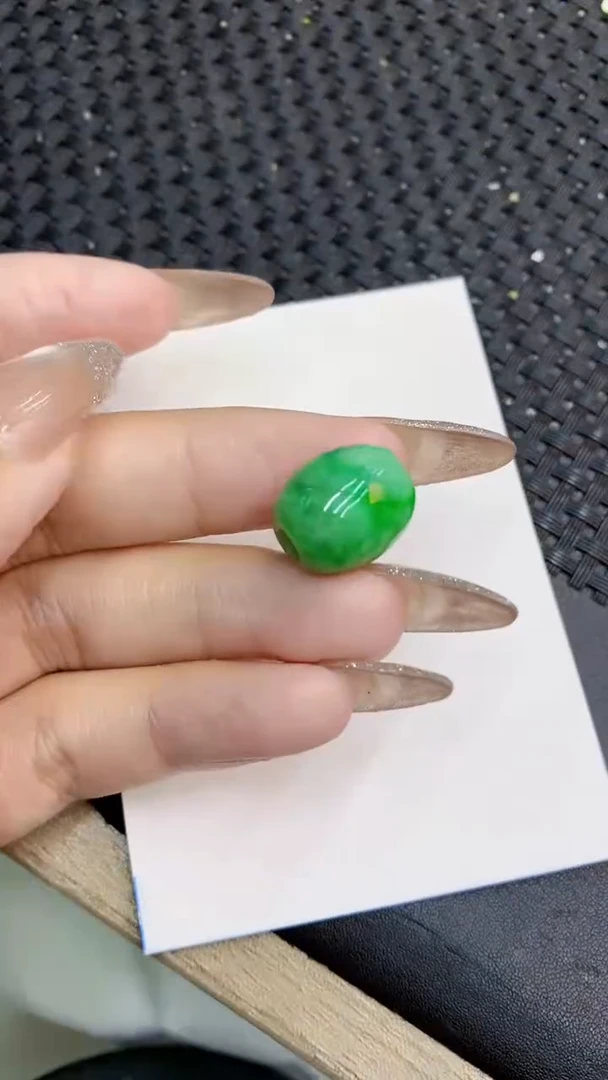 颈饰未镶嵌翡翠1