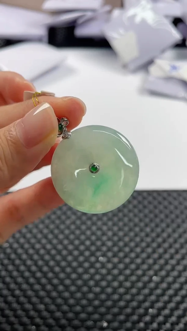 颈饰18K金镶嵌翡翠基地发货H  1630 平安扣