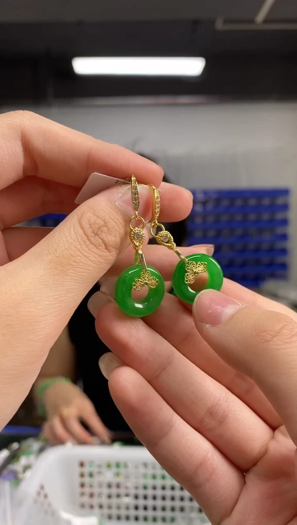 未镶嵌翡翠耳饰闪购链接  多样性发其一颜色微差