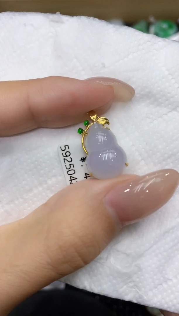 翡翠18K金镶嵌颈饰111111111111
