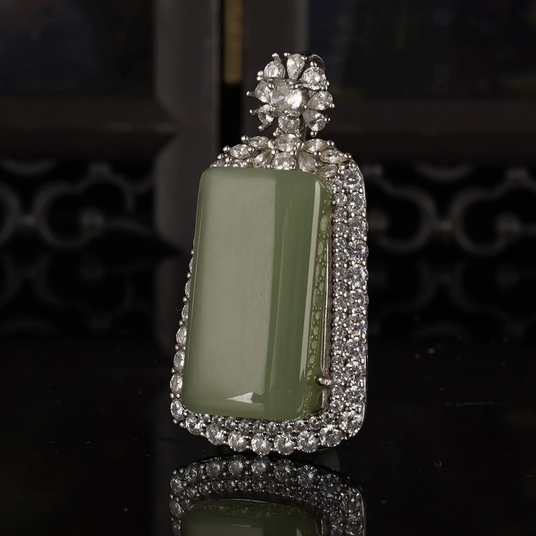 XX10416二十世纪和田玉吊坠