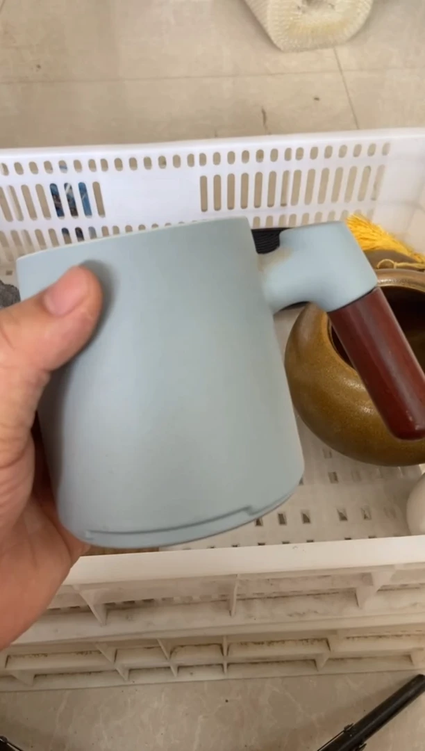 摄影的产品有使用过的痕迹有点脏介意勿拍