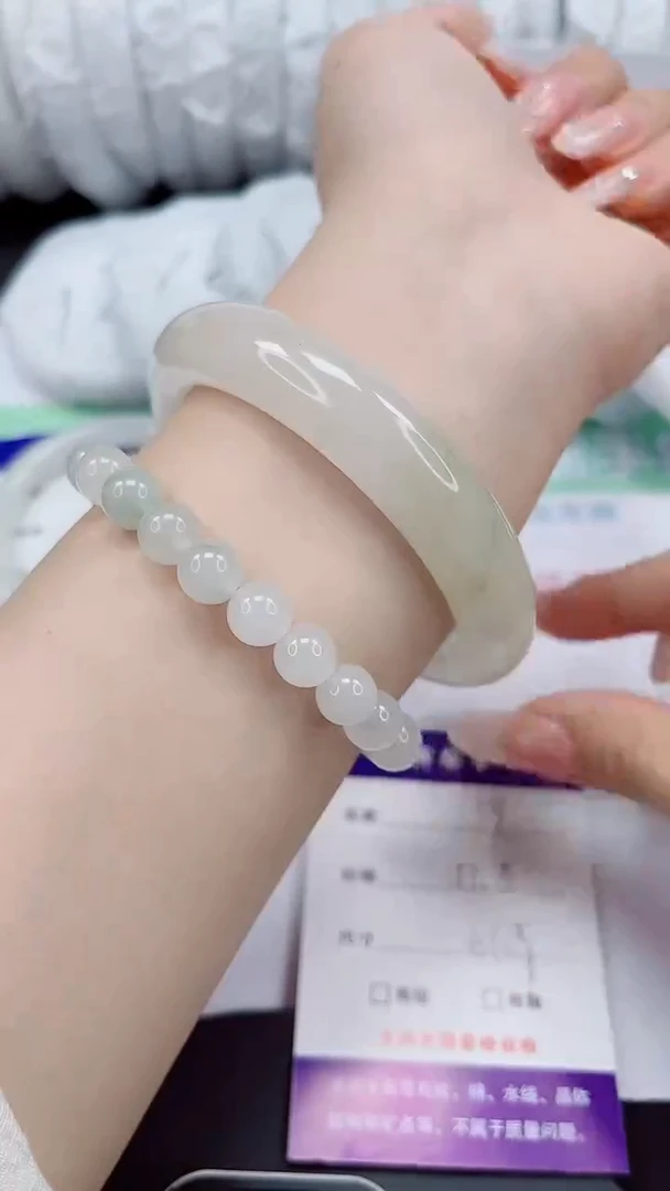 石英质玉手镯未镶嵌129-61/62