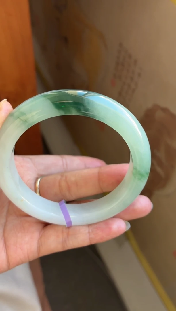 未镶嵌手镯翡翠（泥鳅背白底飘色）34号