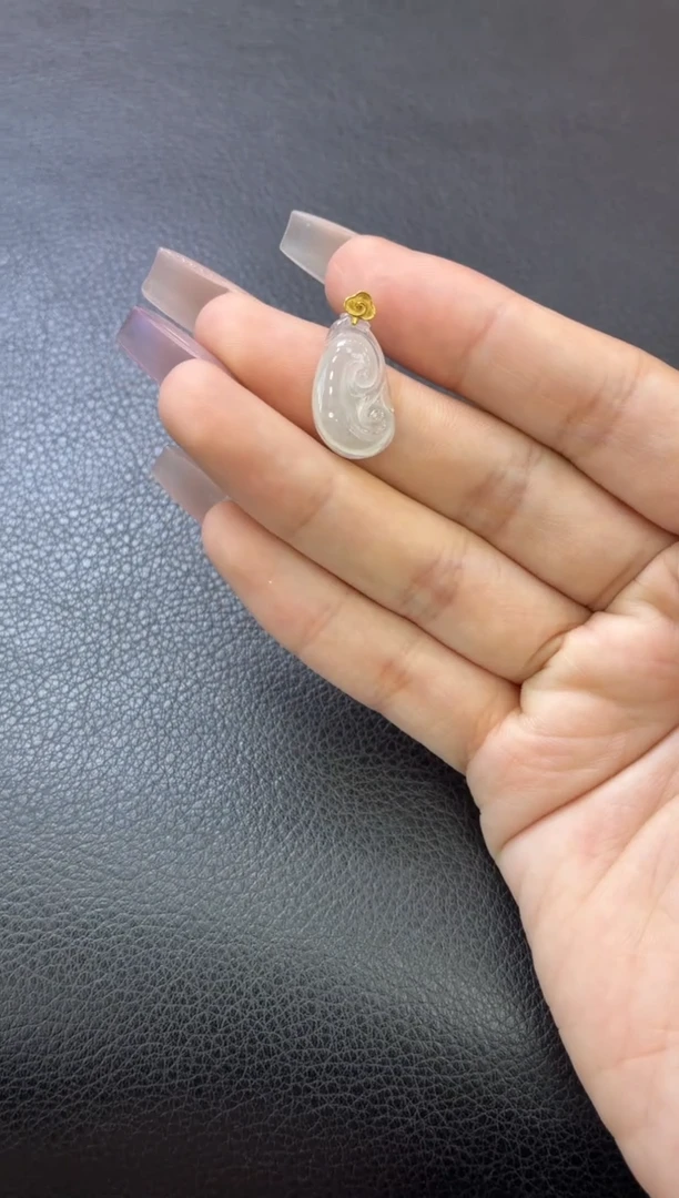 吊坠(不含链)18K金镶嵌翡翠吊坠（配皮绳！）