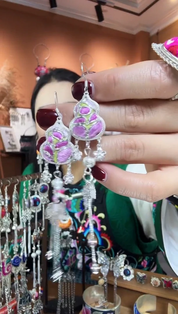 【闪购商品】刺绣纯手工民族风耳环