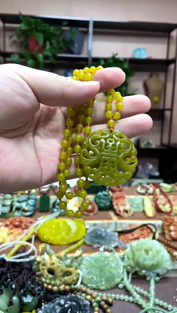 未镶嵌岫玉吊坠·