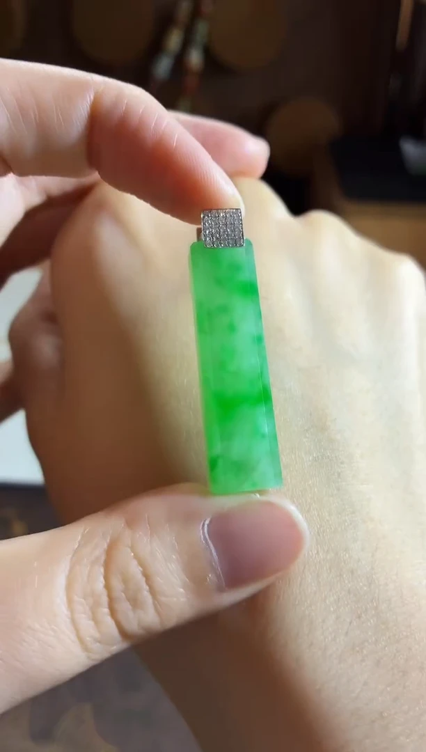 吊坠(不含链)18K金镶嵌翡翠吊坠