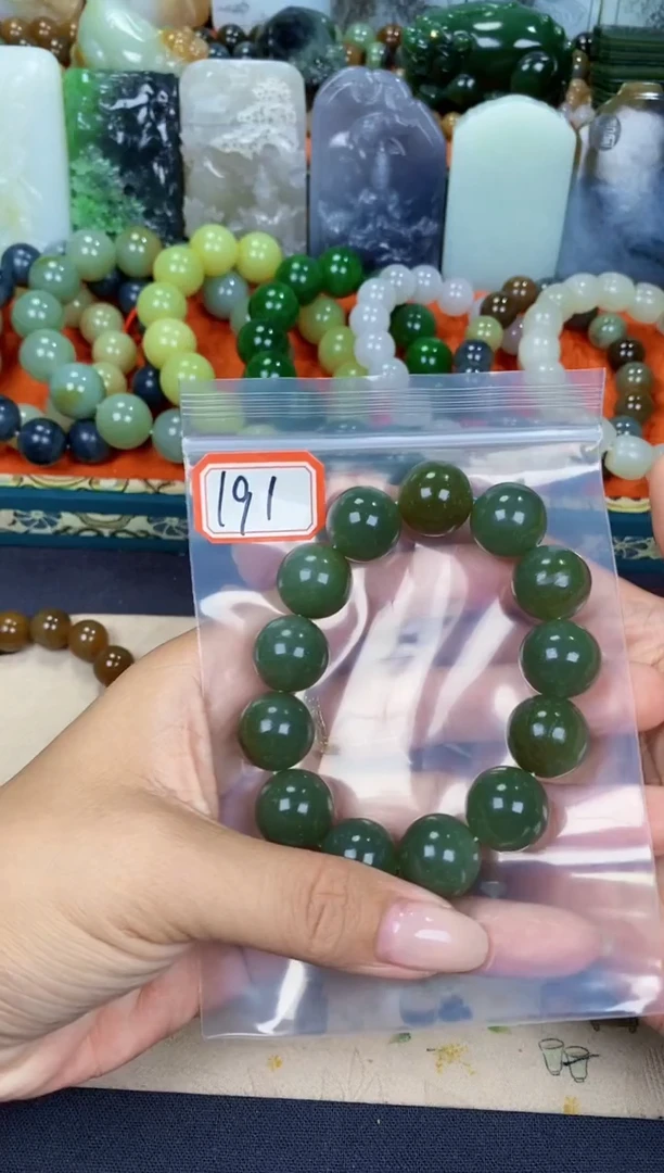 和田玉未镶嵌颈饰和田玉