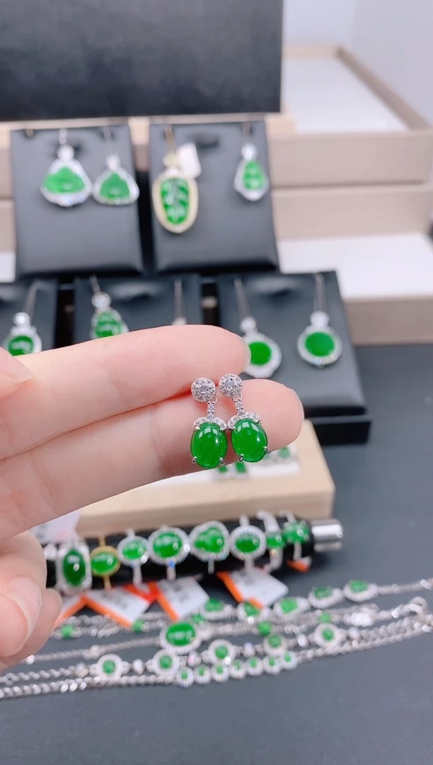 银S925镶嵌翡翠耳饰天然翡翠