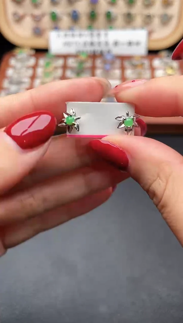 未镶嵌戒指翡翠一物一证一礼盒