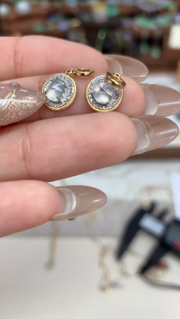 【闪购商品】翡翠吊坠(不含链)18K金镶嵌葫芦多样性发货1件