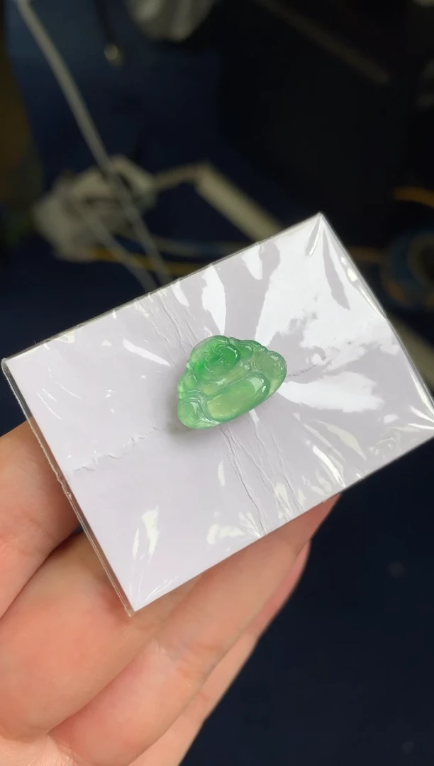 定制翡翠未镶嵌山****中翡翠