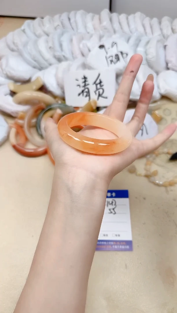 未镶嵌手镯石英质玉147/55
