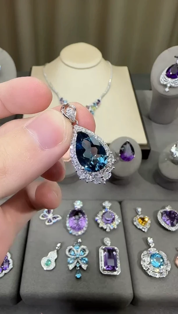 颈饰银S925镶嵌托帕石11*16mm吊坠水滴款伦敦蓝