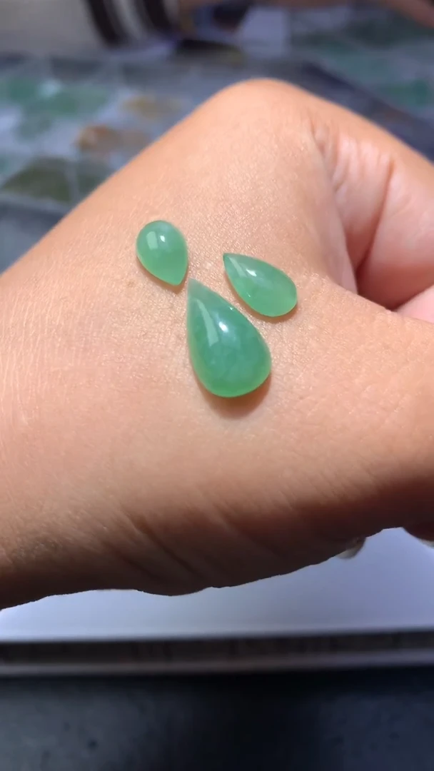 未镶嵌定制翡翠毛货