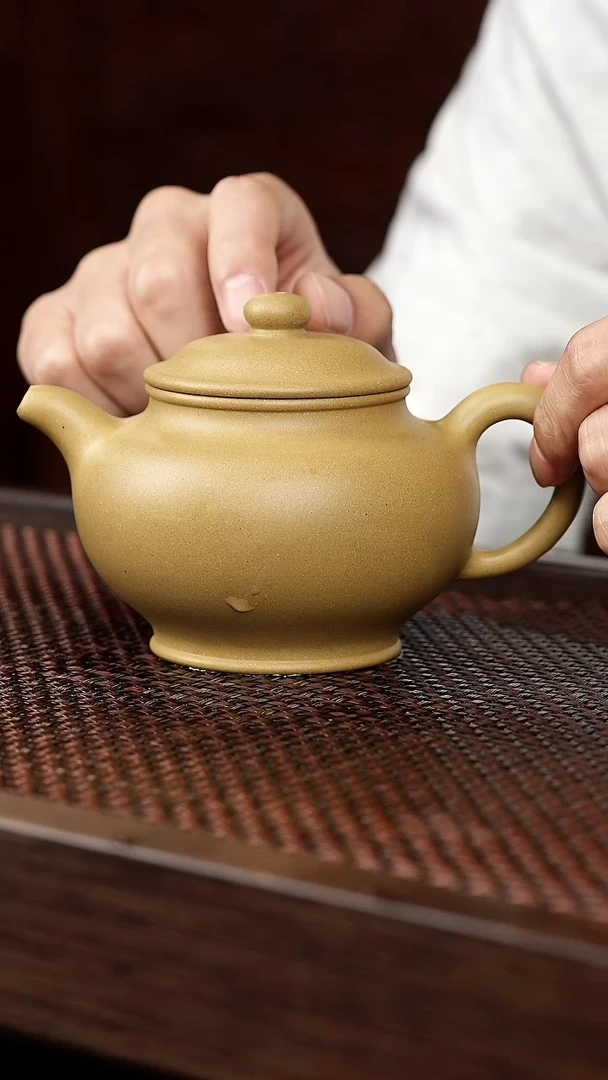 茶壶紫砂黄金段掇只