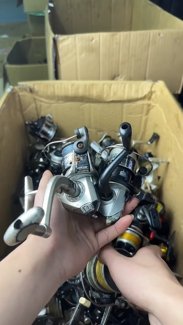 8**2微瑕钓鱼轮，直播间讲解为准，看清楚再拍，如有拆卸不退换