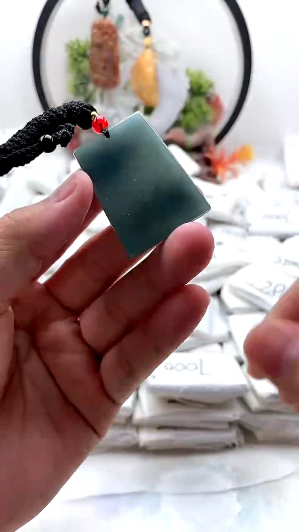 颈饰未镶嵌翡翠无事牌