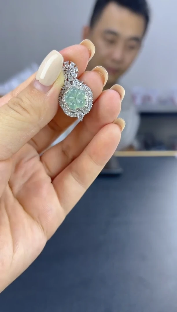 翡翠未镶嵌颈饰天然A货翡翠