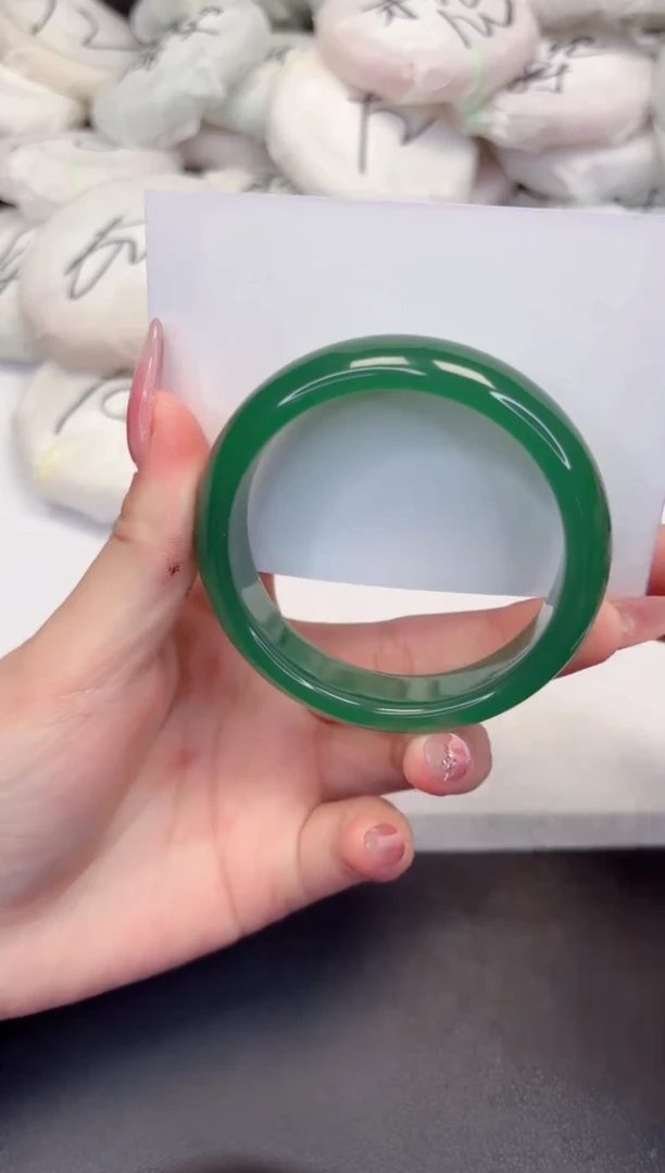 【闪购商品】石英质玉手镯未镶嵌116-54.0