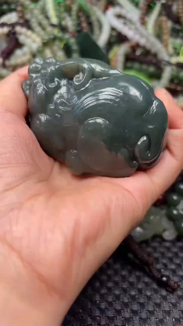和田玉未镶嵌颈饰1