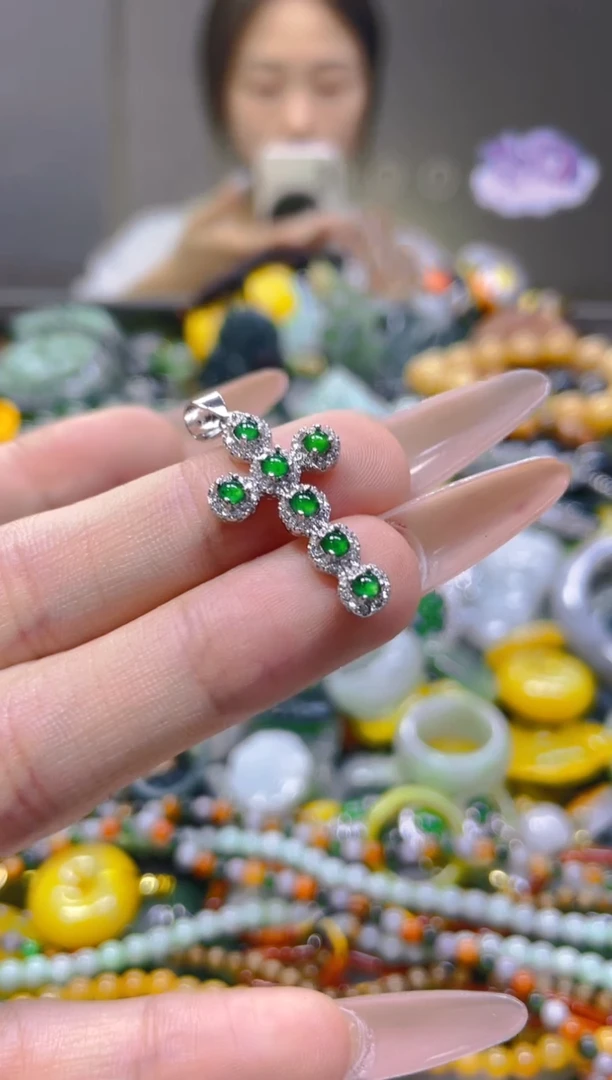 翡翠未镶嵌颈饰/V/翡翠A货，一件也是批发价