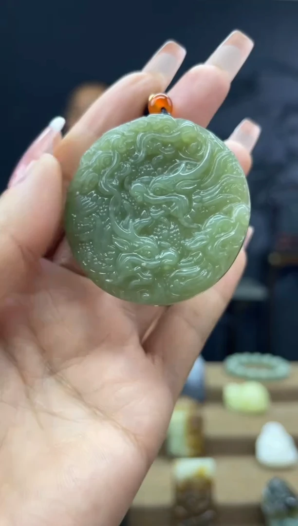 颈饰未镶嵌和田玉1
