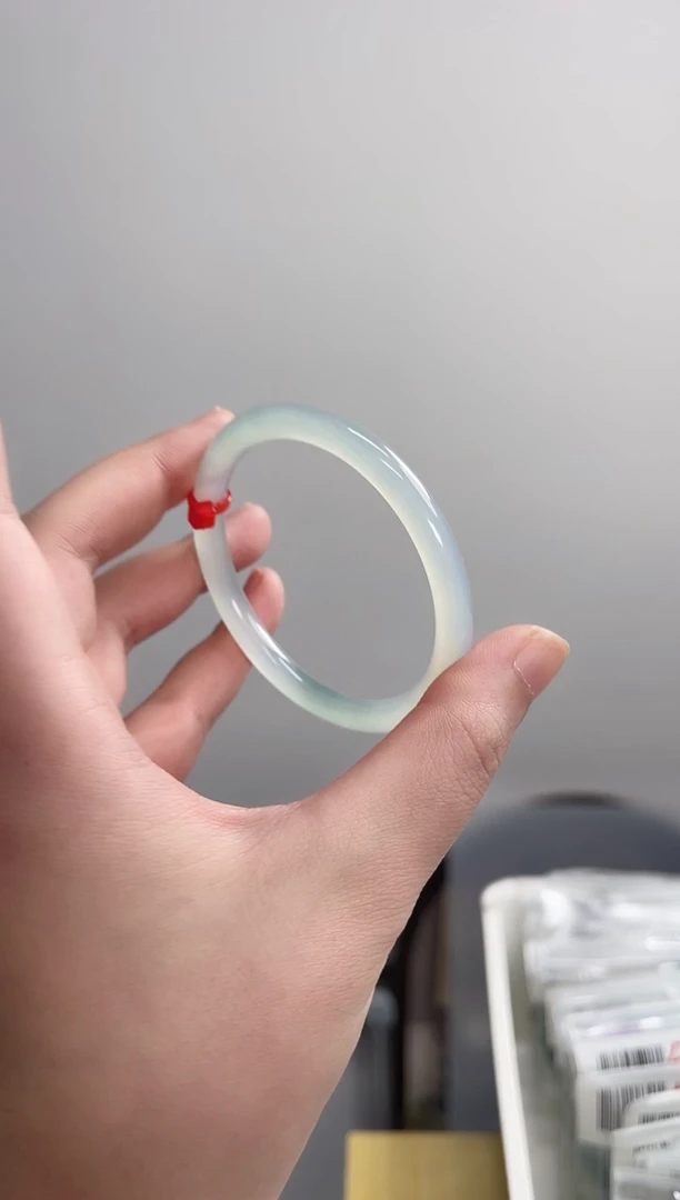 玛瑙/玉髓手镯未镶嵌52-53圈