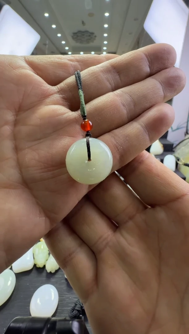 吊坠(赠链)未镶嵌和田玉平安扣19*10