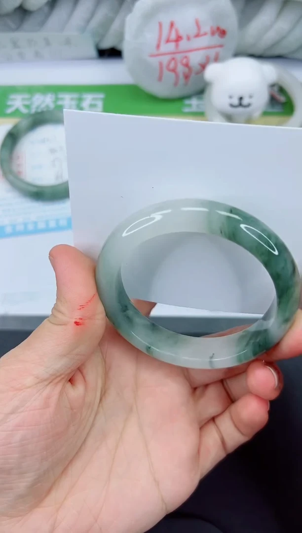 【闪购商品】石英质玉手镯未镶嵌532-55