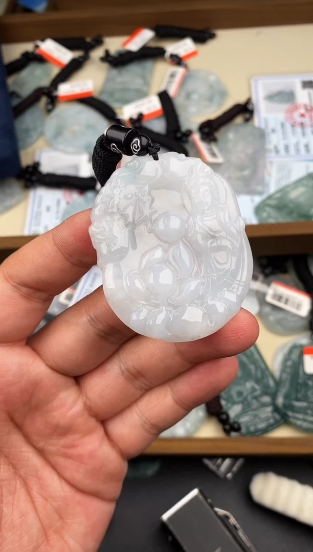 【闪购商品】翡翠颈饰未镶嵌  天然翡翠，一物一图